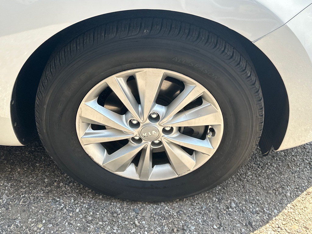 2017 Kia Sedona Image 18