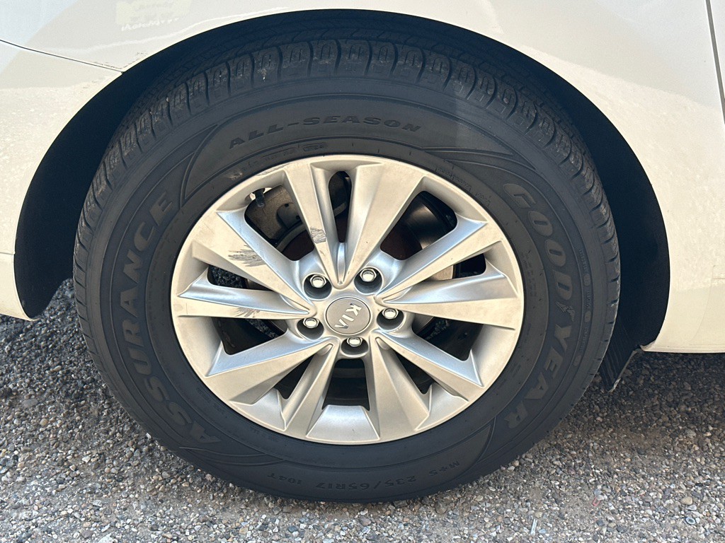 2017 Kia Sedona Image 19