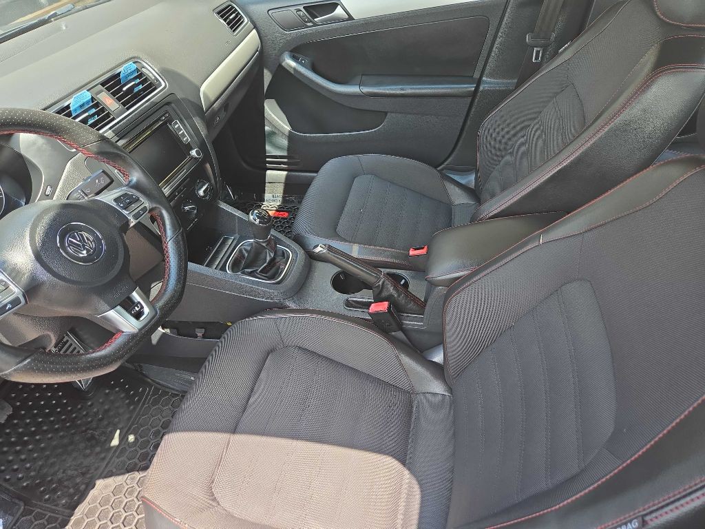 2012 Volkswagen Jetta Image 9
