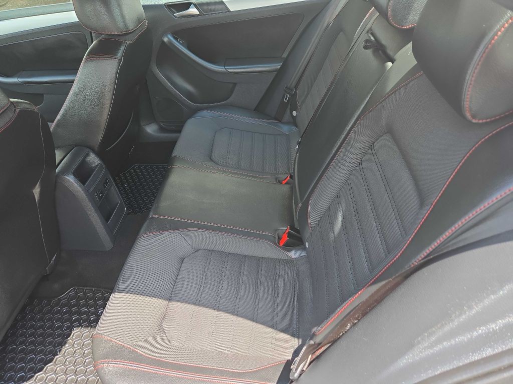 2012 Volkswagen Jetta Image 12