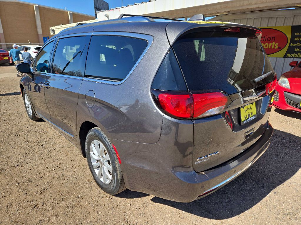 2019 Chrysler Pacifica Image 3