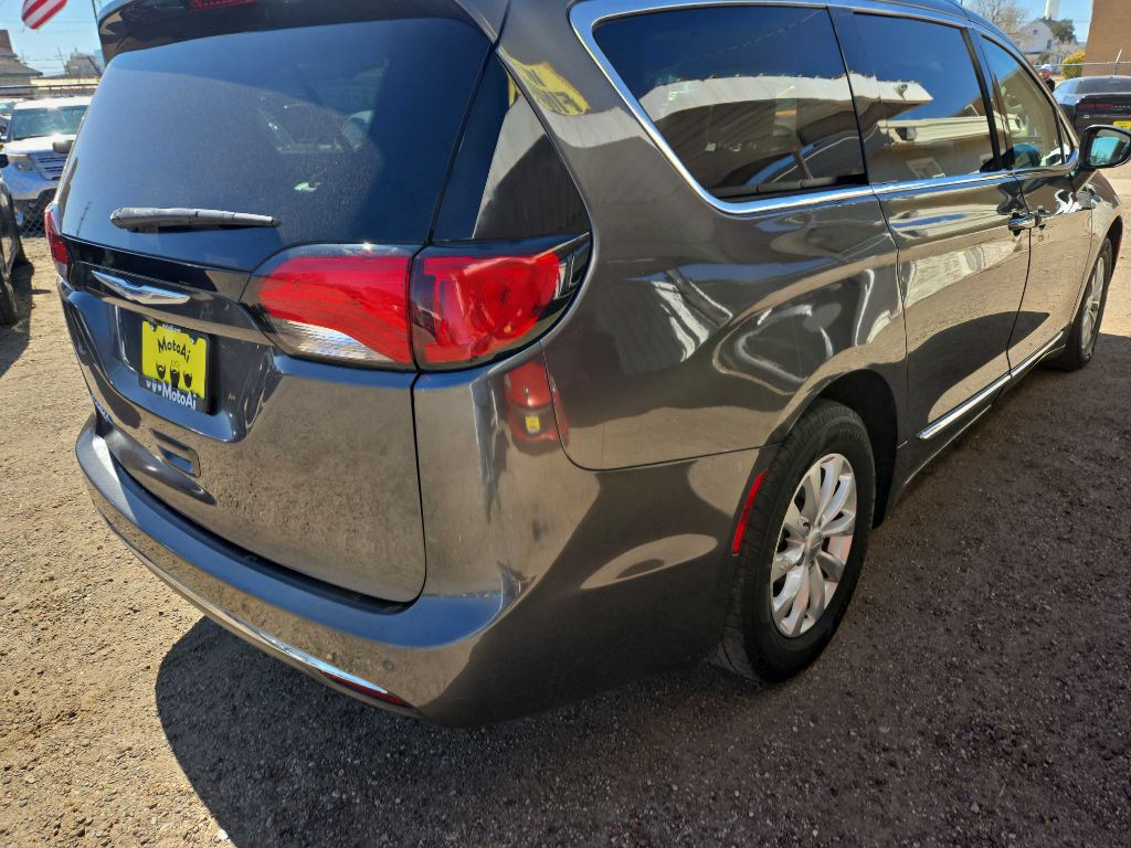 2019 Chrysler Pacifica Image 5