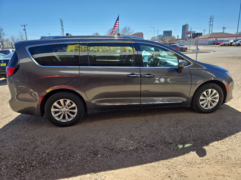 2019 Chrysler Pacifica Image 6