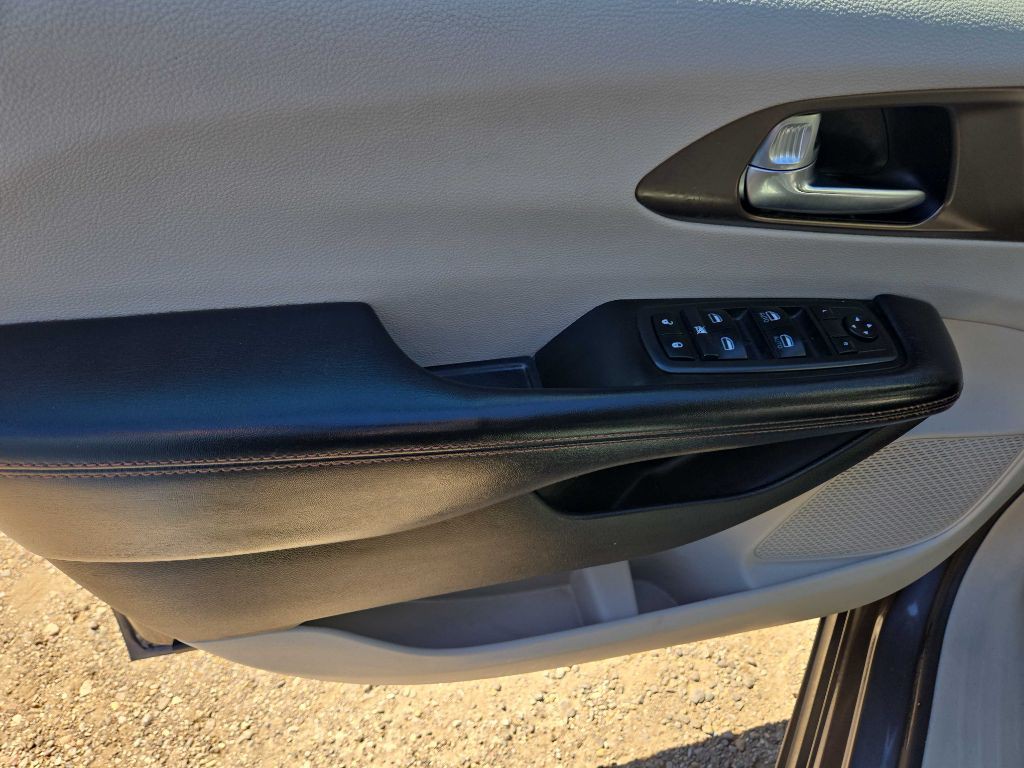 2019 Chrysler Pacifica Image 11