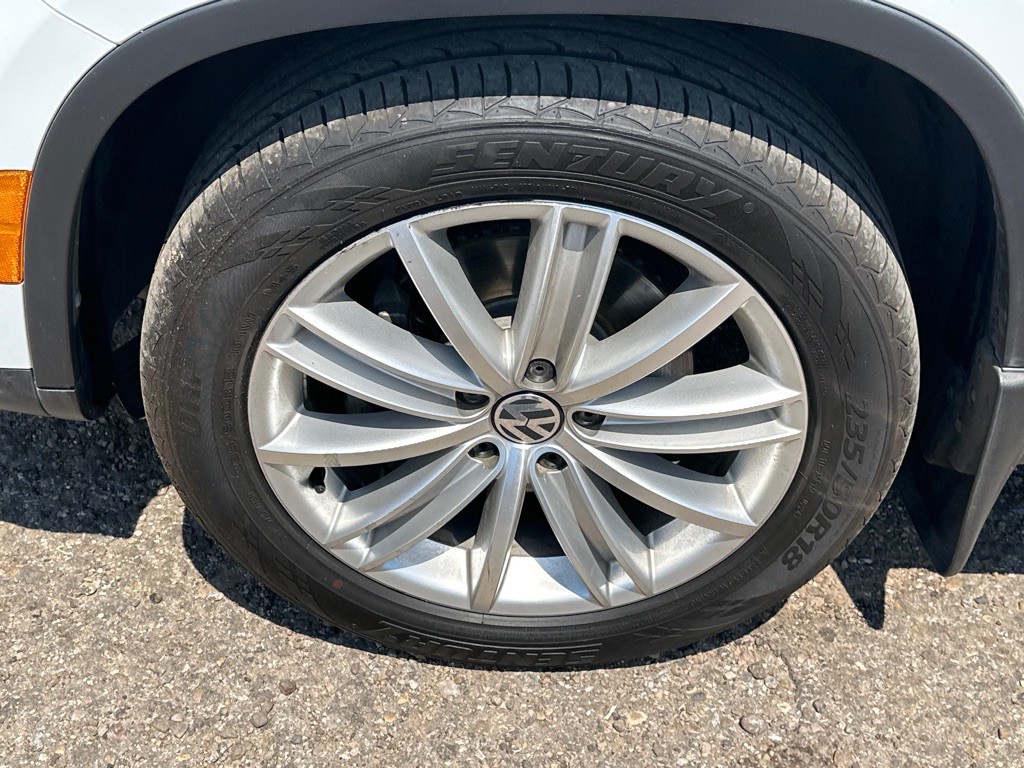2016 Volkswagen Tiguan Image 16