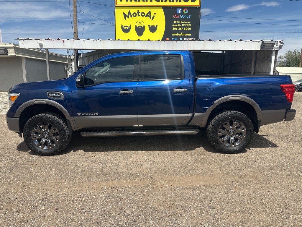 2017 Nissan Titan Image 1