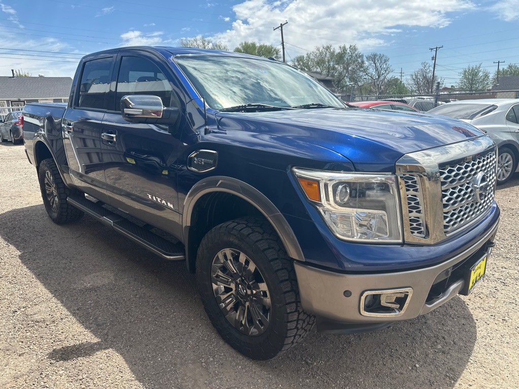 2017 Nissan Titan Image 8