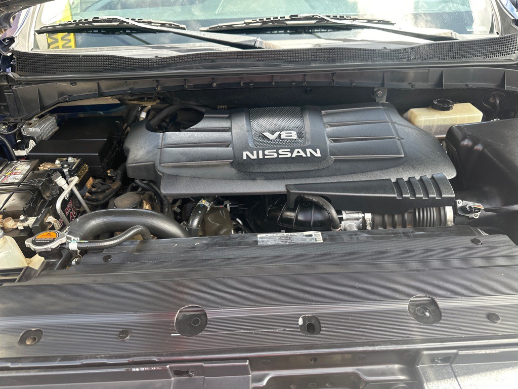 2017 Nissan Titan Image 10