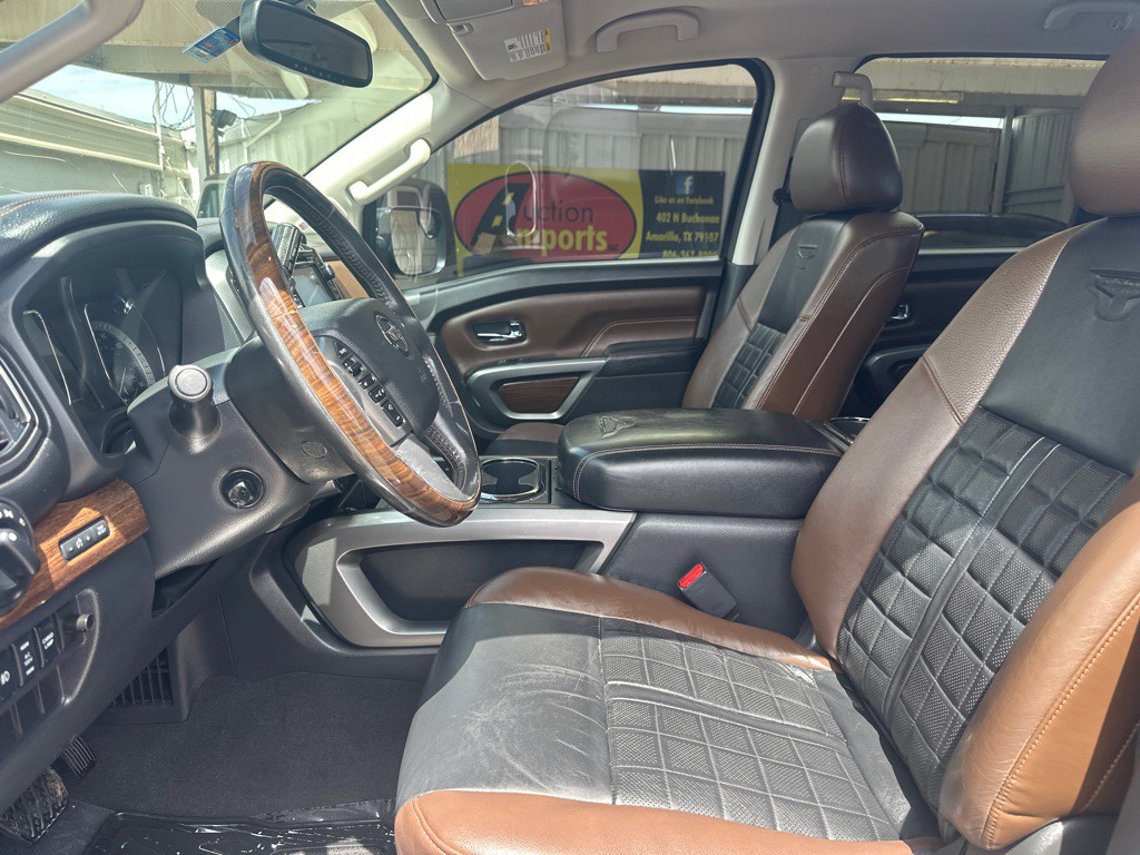 2017 Nissan Titan Image 11