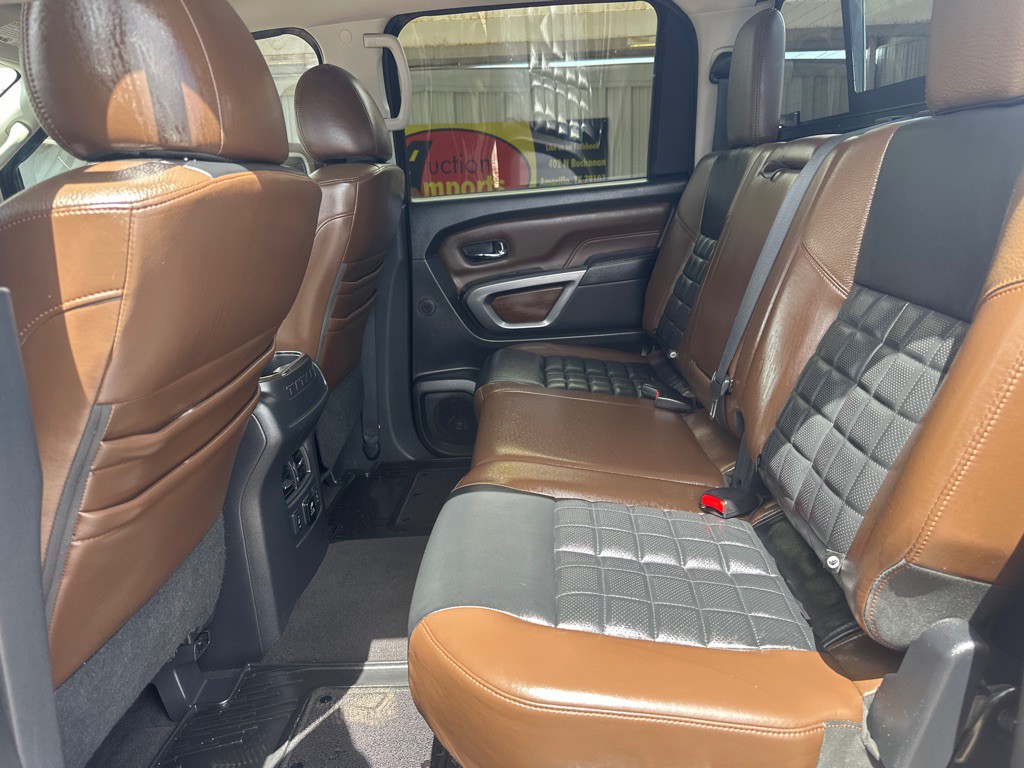 2017 Nissan Titan Image 14