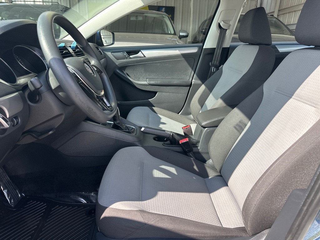 2018 Volkswagen Jetta Image 9