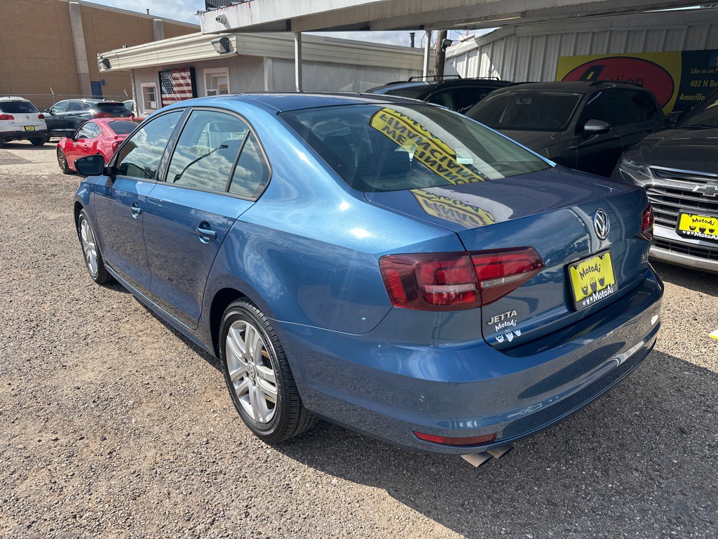2018 Volkswagen Jetta Image 2