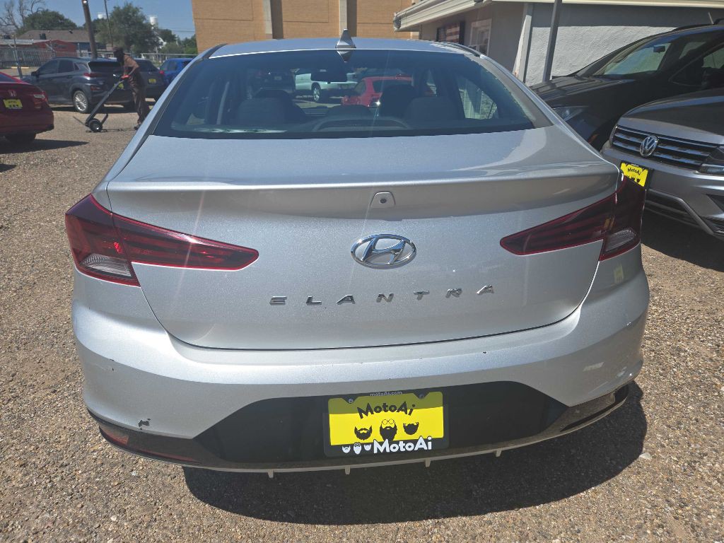2019 Hyundai Elantra Image 3