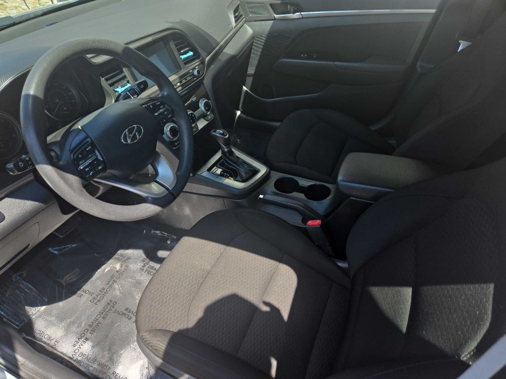 2019 Hyundai Elantra Image 8