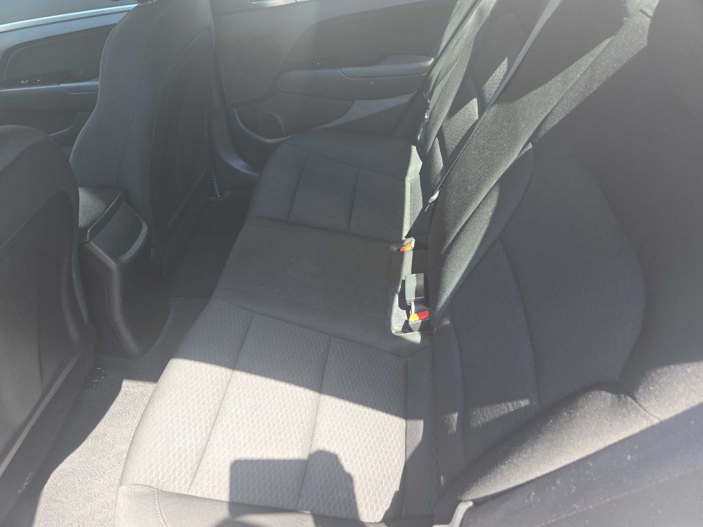 2019 Hyundai Elantra Image 11