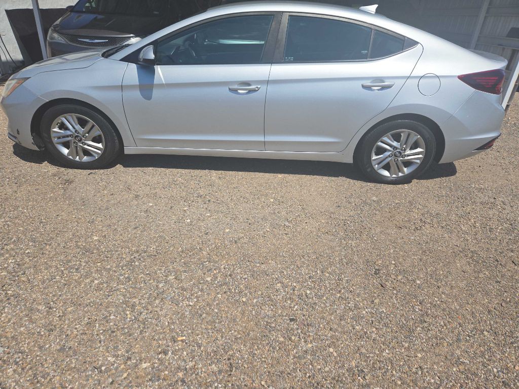 2019 Hyundai Elantra Image 12
