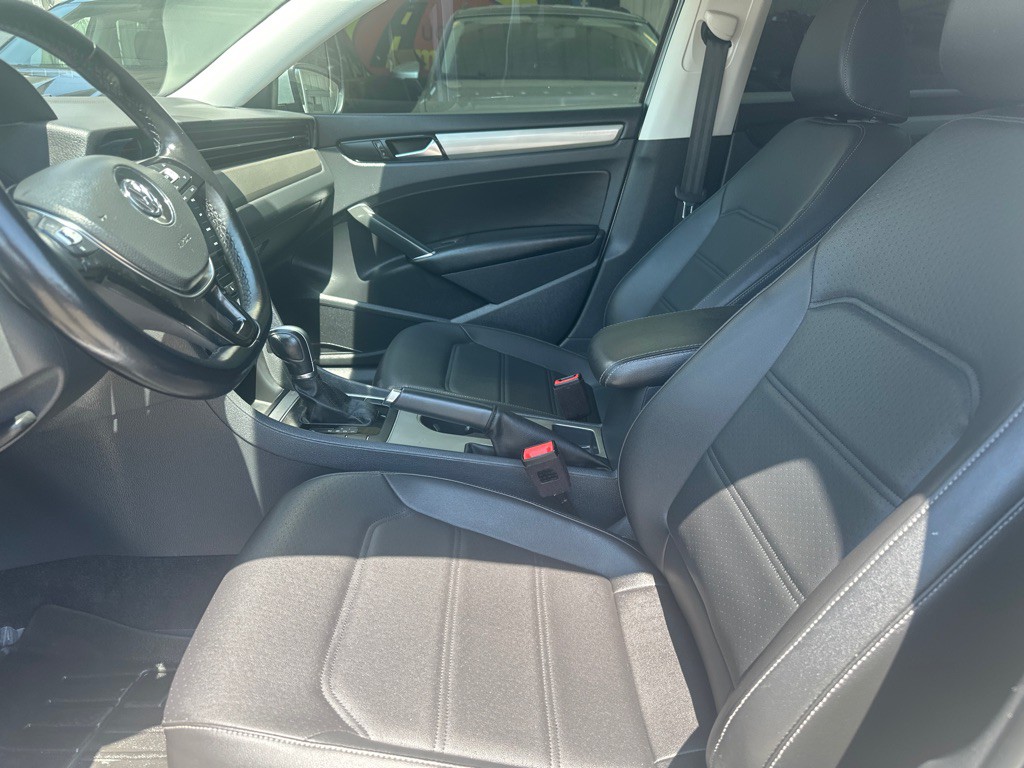 2020 Volkswagen Passat Image 9