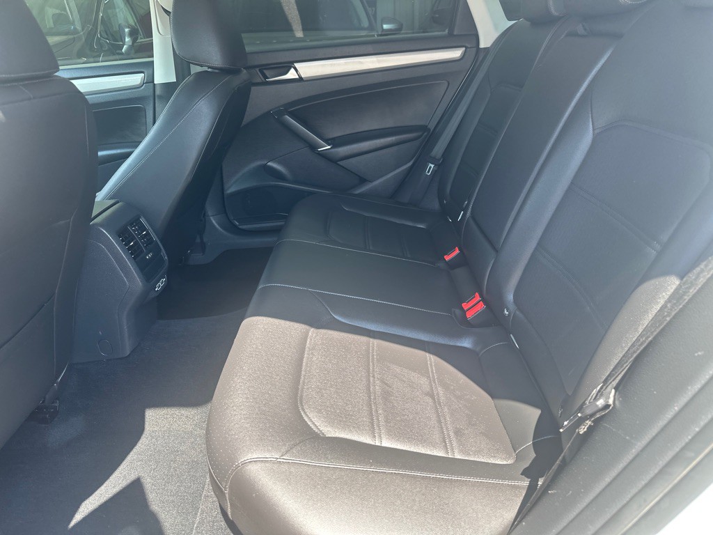 2020 Volkswagen Passat Image 12