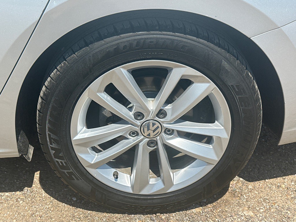 2020 Volkswagen Passat Image 14