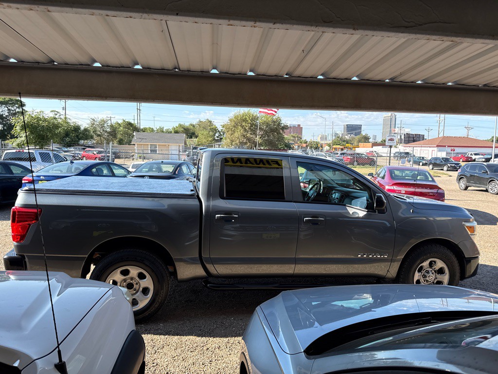 2018 Nissan Titan Image 5