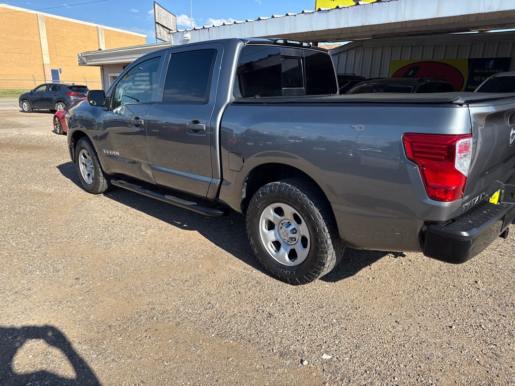 2018 Nissan Titan Image 8