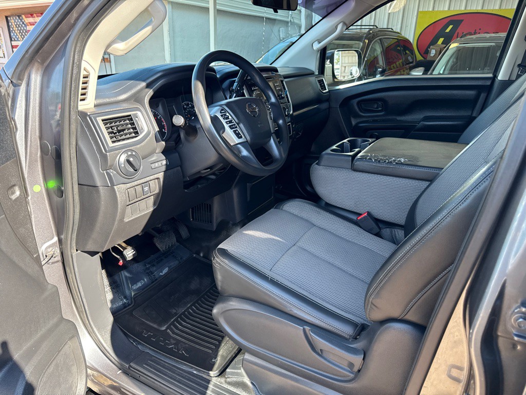 2018 Nissan Titan Image 9