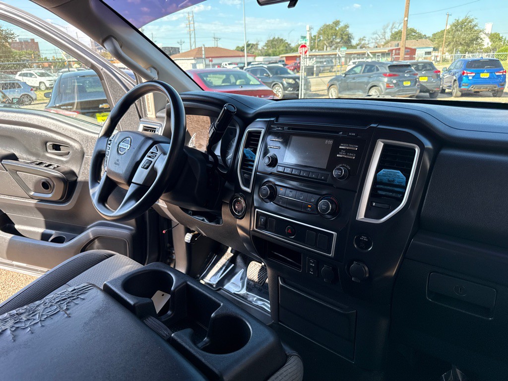 2018 Nissan Titan Image 13