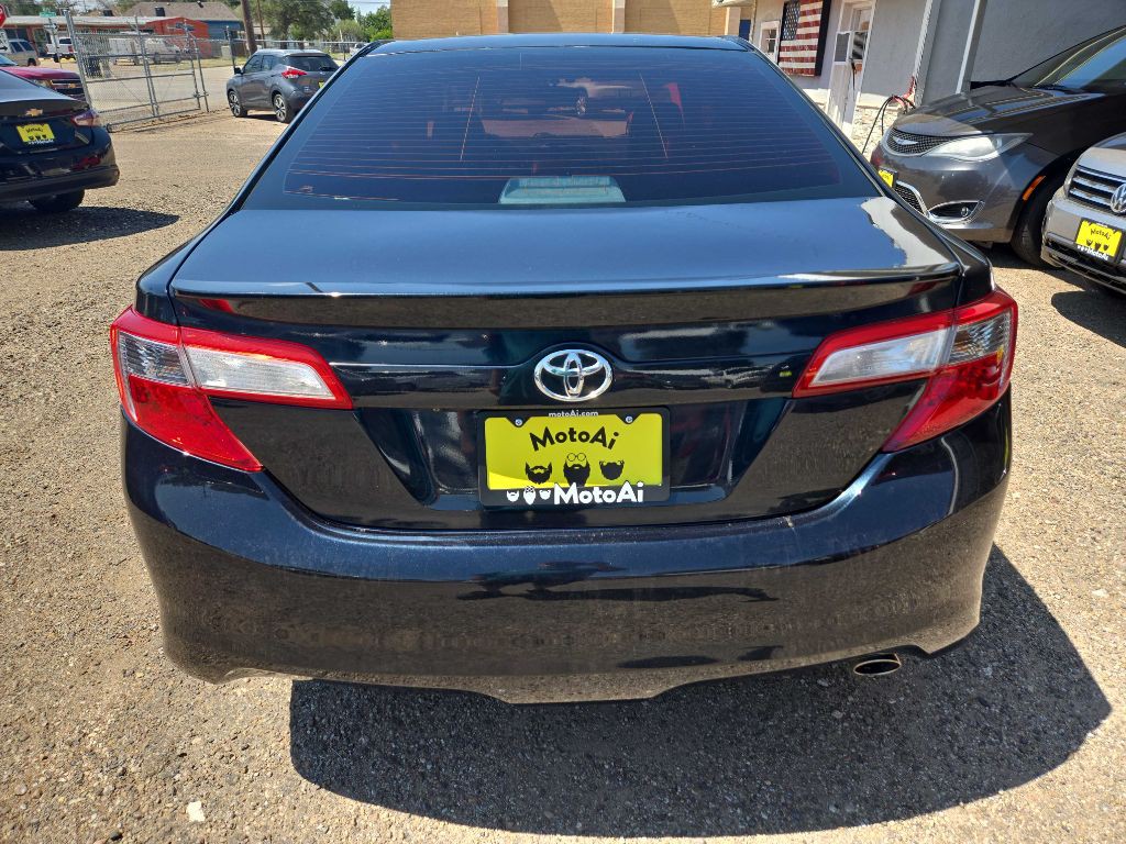 2014 Toyota Camry Image 3
