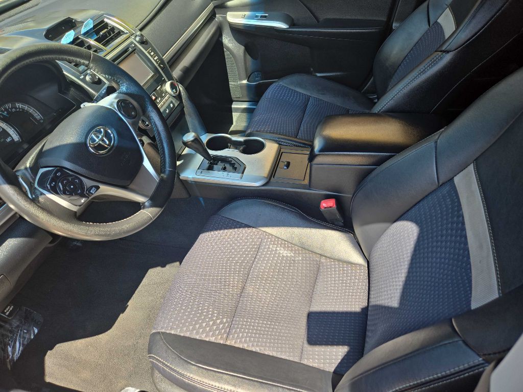 2014 Toyota Camry Image 9