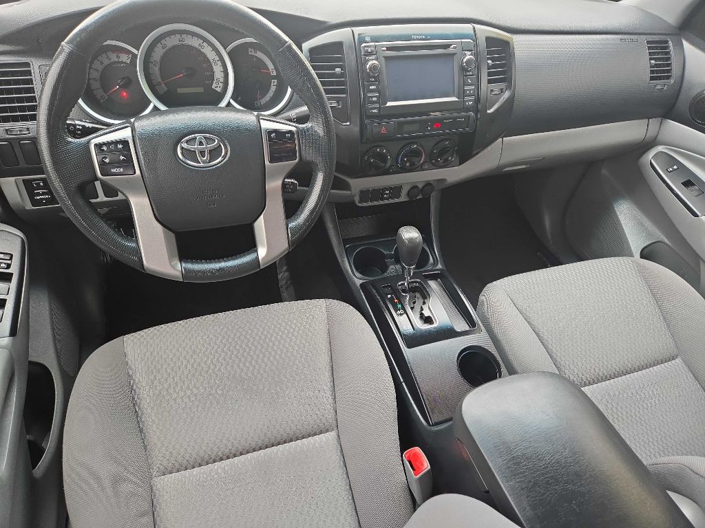2013 Toyota Tacoma Image 10