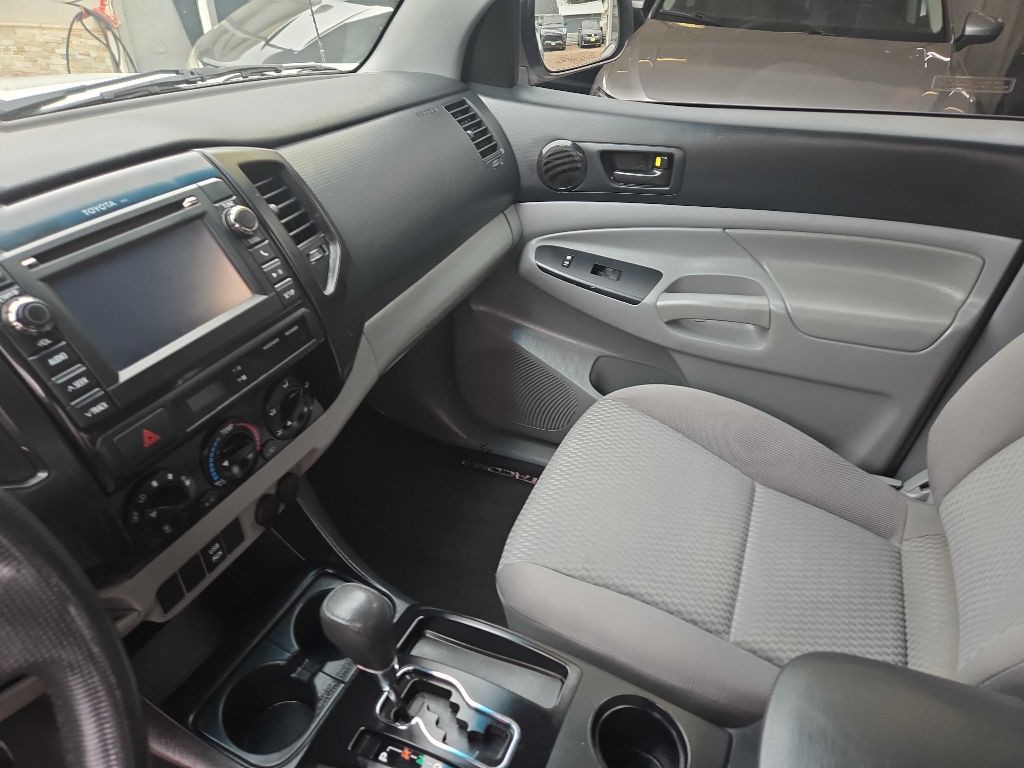 2013 Toyota Tacoma Image 11
