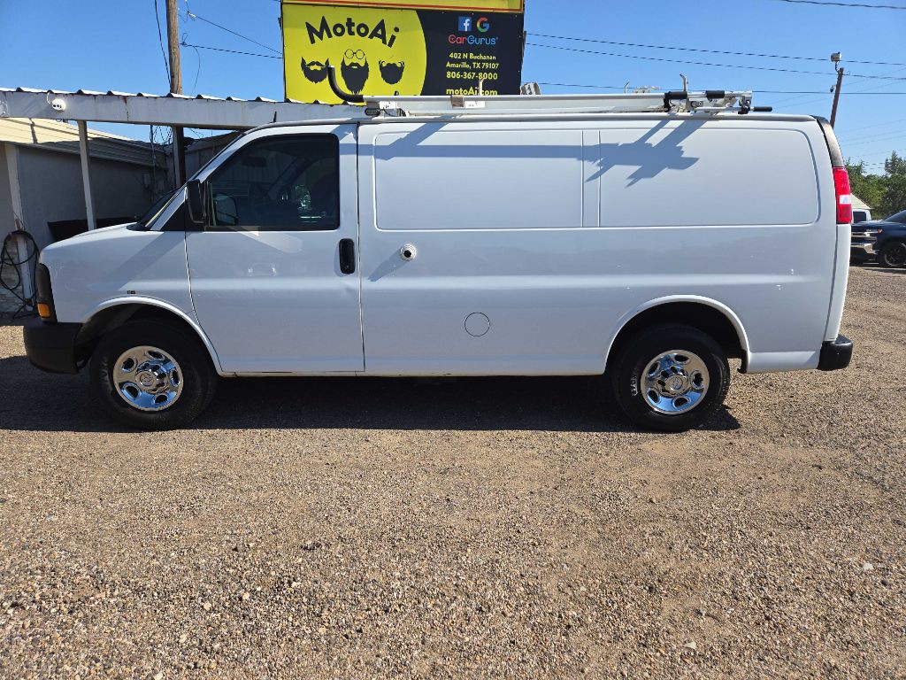 2015 Chevrolet Express Image 1