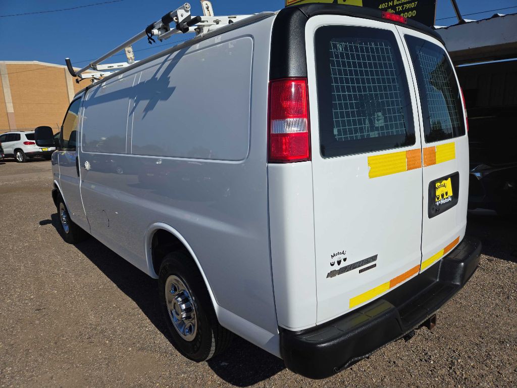 2015 Chevrolet Express Image 2