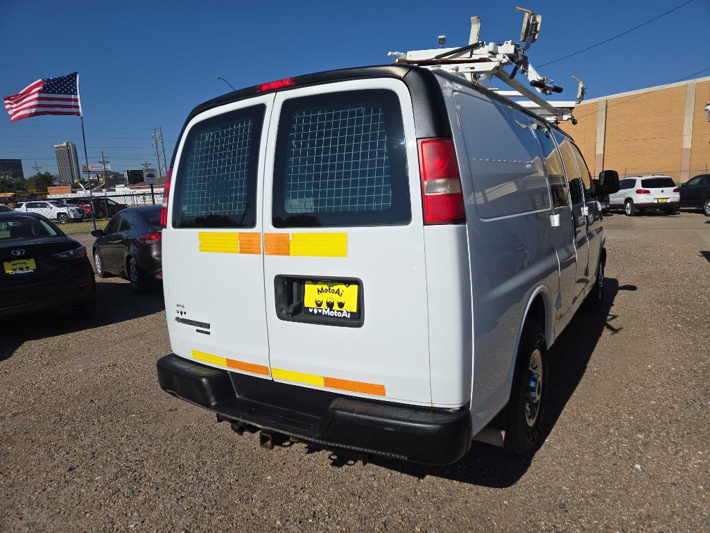 2015 Chevrolet Express Image 4