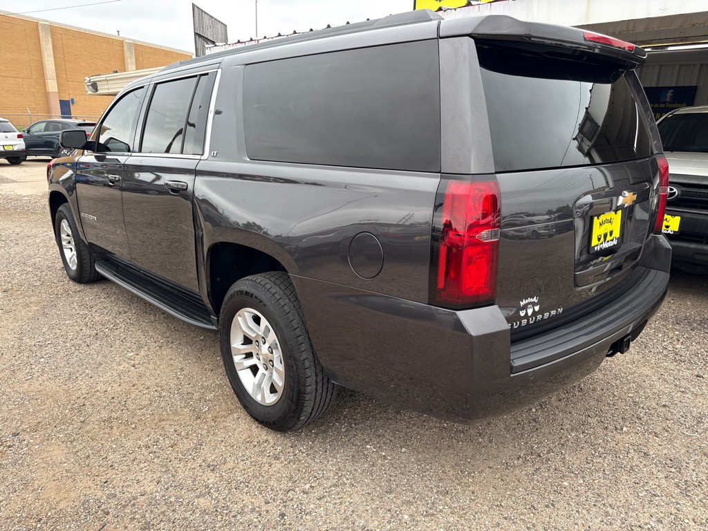 2018 Chevrolet Suburban Image 8