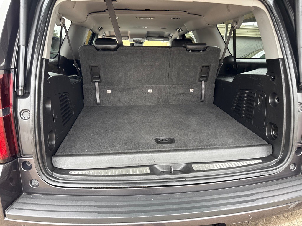 2018 Chevrolet Suburban Image 12