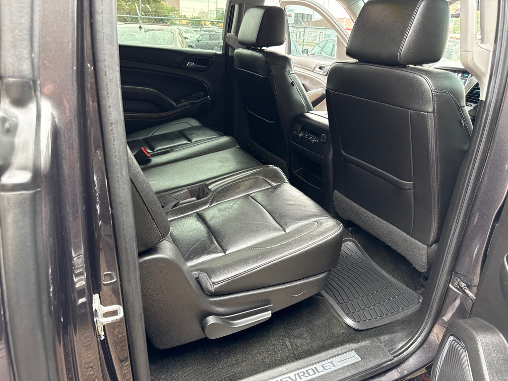 2018 Chevrolet Suburban Image 13