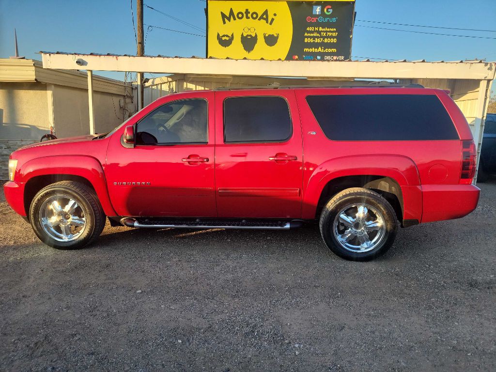 2013 Chevrolet Suburban Image 1