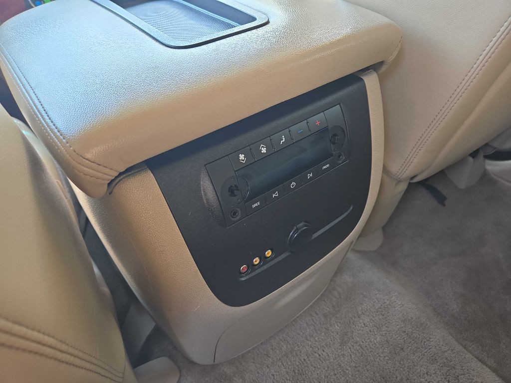 2010 Chevrolet Tahoe Image 15