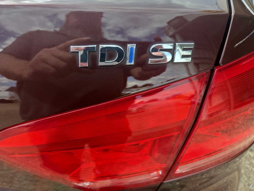 2014 Volkswagen Passat Image 9