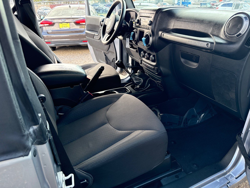 2017 Jeep Wrangler Image 11