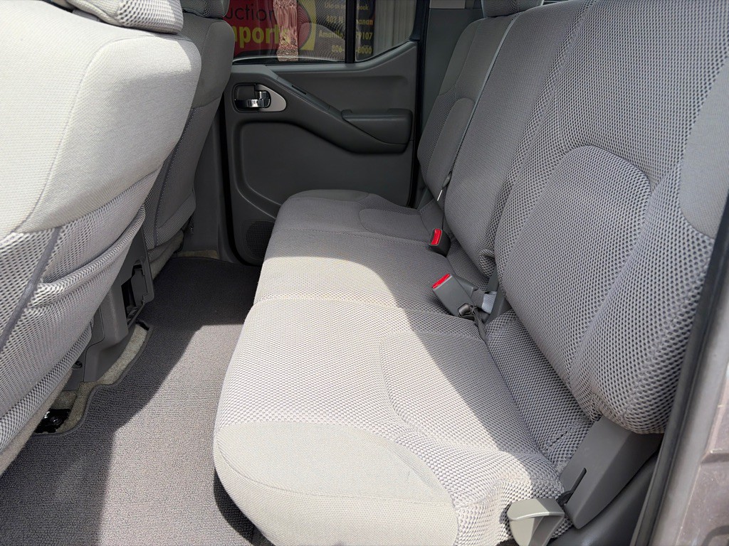 2017 Nissan Frontier Image 13