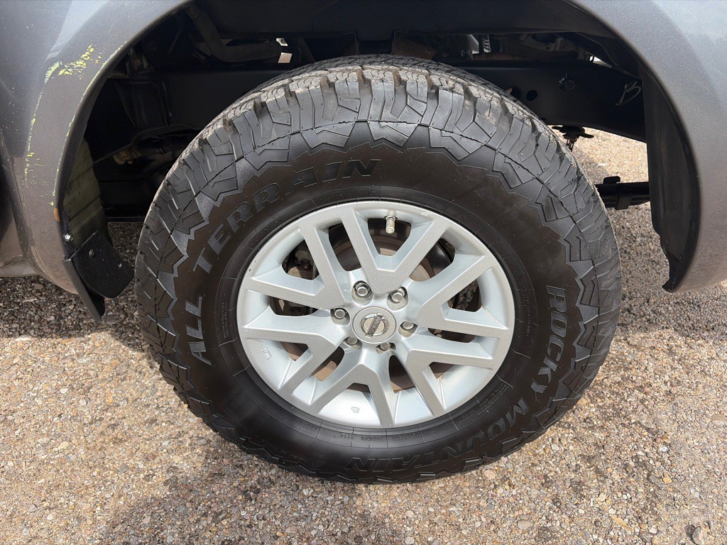2017 Nissan Frontier Image 14