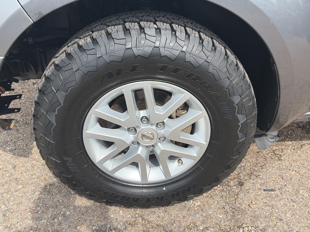 2017 Nissan Frontier Image 15