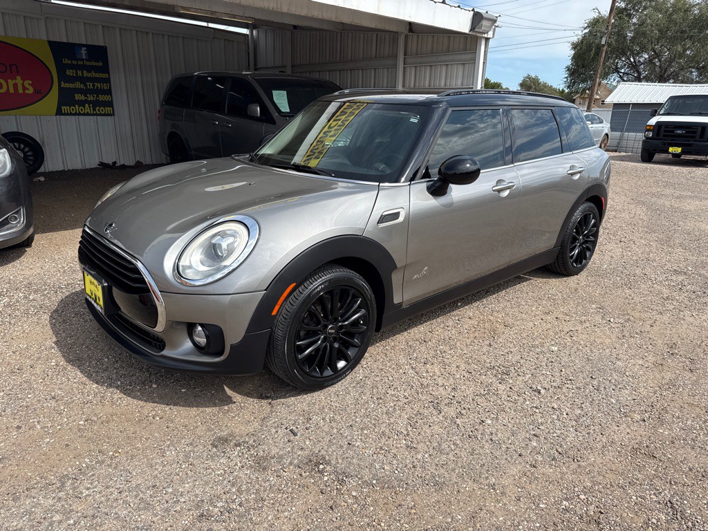 2017 MINI Cooper Clubman Image 2