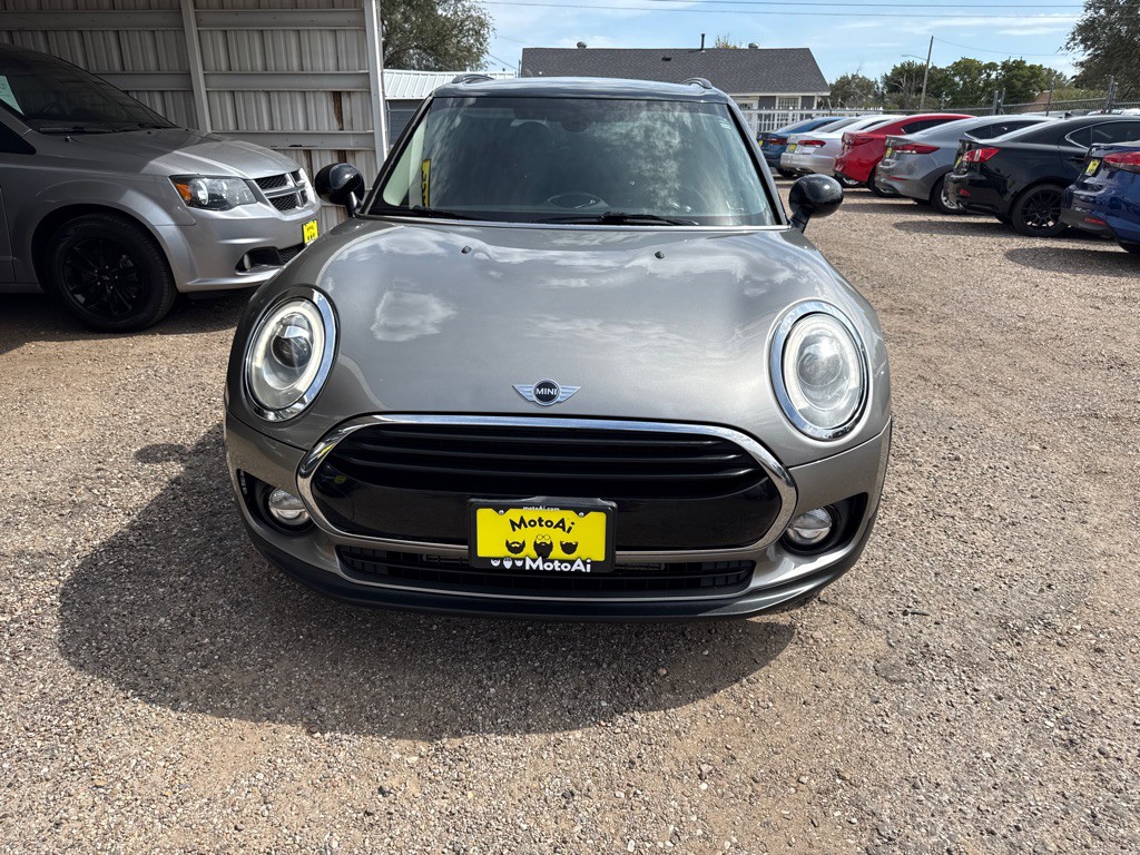 2017 MINI Cooper Clubman Image 3