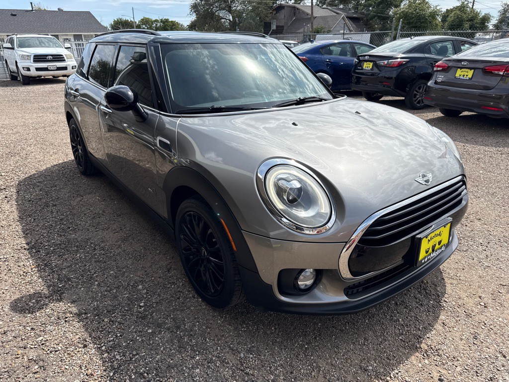 2017 MINI Cooper Clubman Image 4