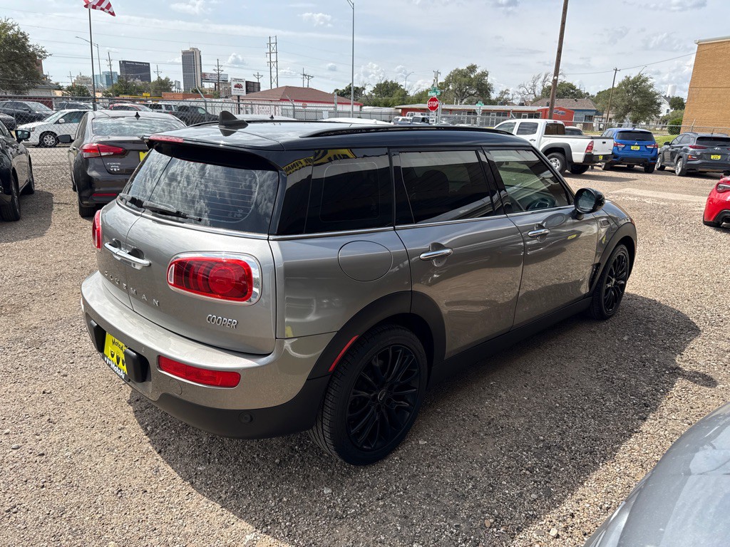 2017 MINI Cooper Clubman Image 6