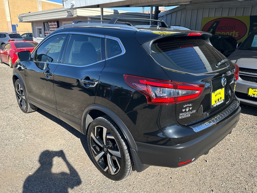 2020 Nissan Rogue Image 3