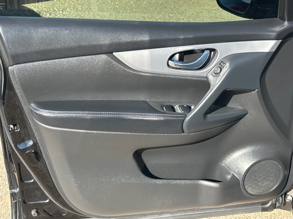 2020 Nissan Rogue Image 11